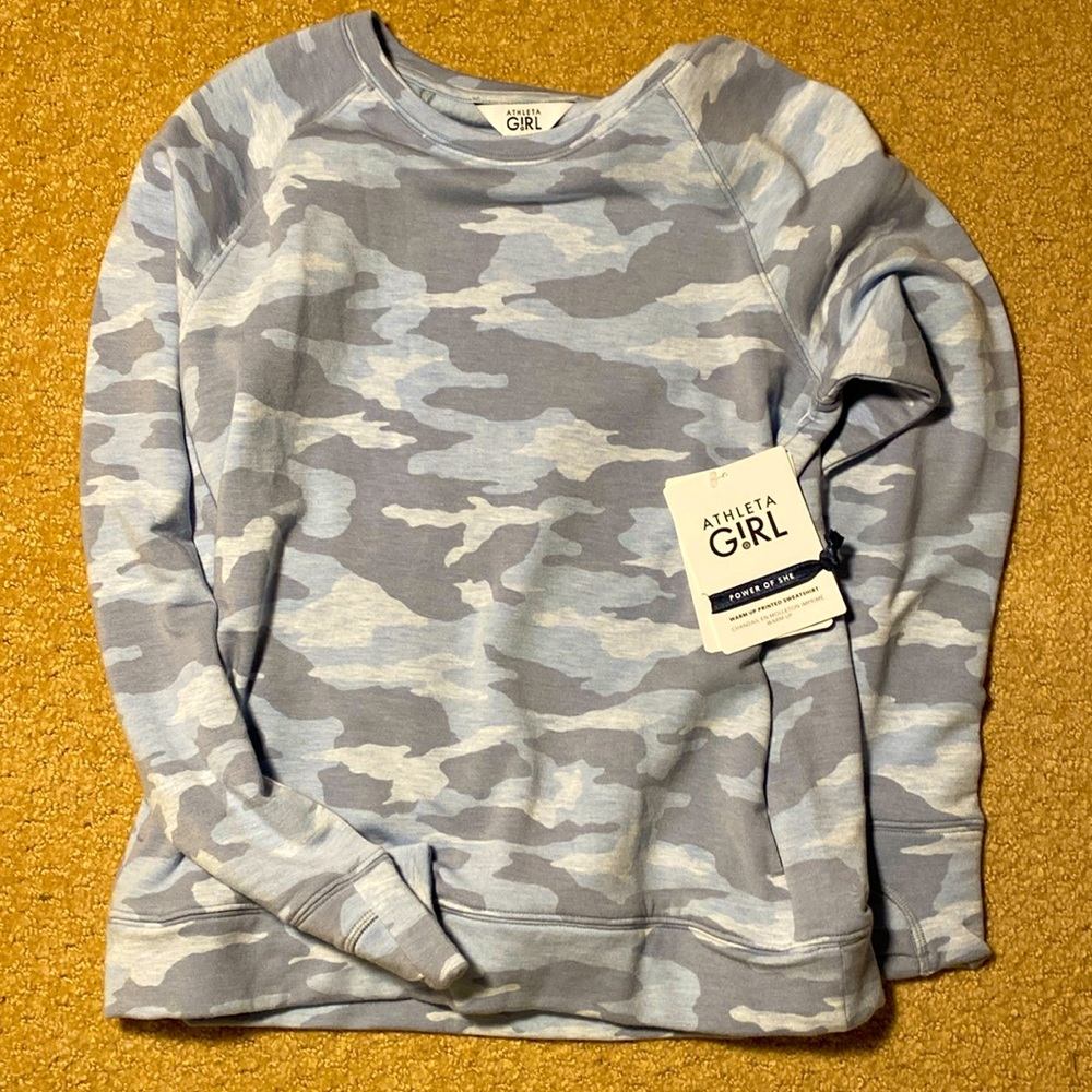 Athletic girl warm up printed sweatshirt